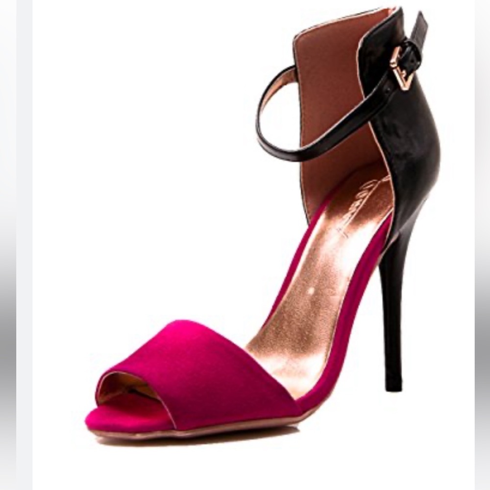 GoMax Calantha black and pink High Rise High Heels.